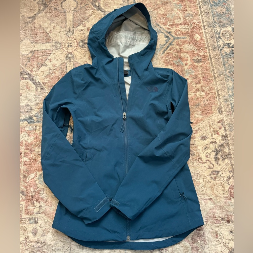 The North Face Women’s Waterproof Hooded Rain Jacket Size Small